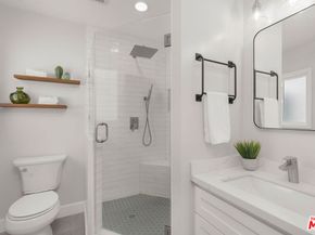 821 S Cloverdale Avenue, Los Angeles CA 90036