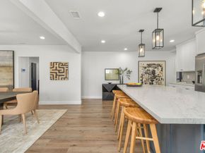 821 S Cloverdale Avenue, Los Angeles CA 90036