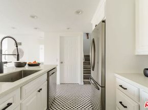 4110 Vanetta Place, Studio City CA 91604