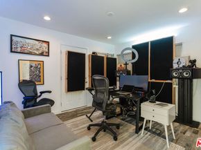 4110 Vanetta Place, Studio City CA 91604