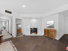 11970 Montana Avenue 207, Los Angeles CA 90049