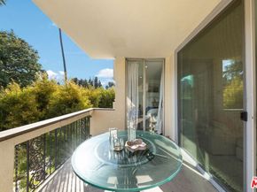 11970 Montana Avenue 207, Los Angeles CA 90049