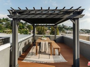 2211 Polyscope Place, Los Angeles CA 90026