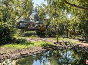 681 Brooktree Road, Santa Monica CA 90402