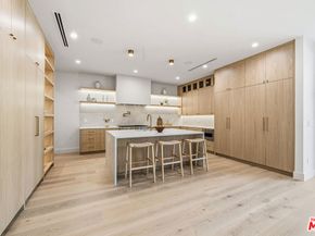 16643 Addison Street, Encino CA 91436