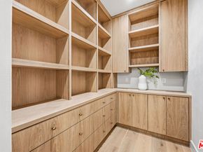 16643 Addison Street, Encino CA 91436