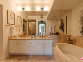 11847 Gorham Avenue 302, Los Angeles CA 90049