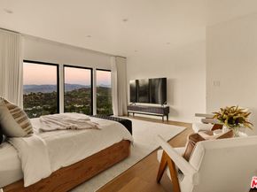 8620 Skyline Drive, Los Angeles CA 90046