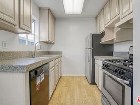 16 38th Place, Long Beach CA 90803