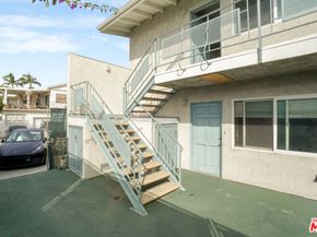 16 38th Place, Long Beach CA 90803