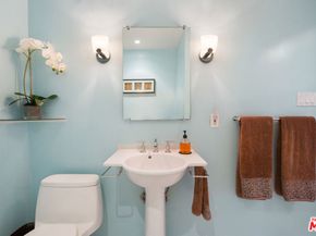 12118 Navy Street, Los Angeles CA 90066