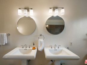 12118 Navy Street, Los Angeles CA 90066