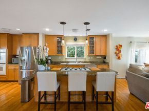 12118 Navy Street, Los Angeles CA 90066