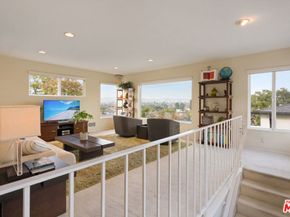 12118 Navy Street, Los Angeles CA 90066