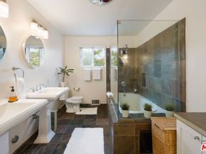 12118 Navy Street, Los Angeles CA 90066