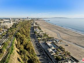 202 San Vicente Boulevard 6, Santa Monica CA 90402