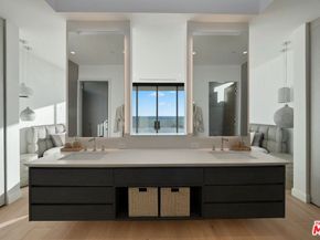 938 Palisades Beach Road, Santa Monica CA 90403