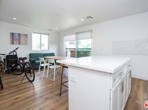 3025 Walton Avenue, Los Angeles CA 90007