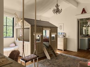 2835 Westbrook Avenue, Los Angeles CA 90046