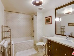 527 Molino Street 310, Los Angeles CA 90013