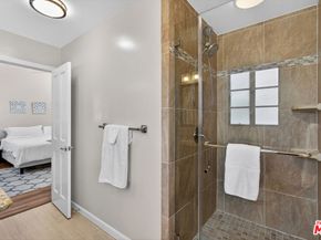 928 11th Street 2, Santa Monica CA 90403