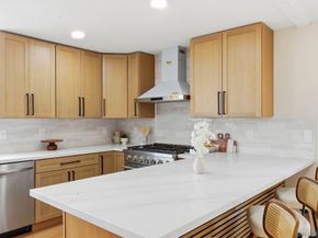 9348 Horton Dr, La Mesa CA 91942