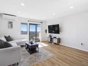 6924 Hyde Park Drive 306, San Diego CA 92119