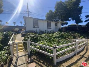 826 E 65th Street, Inglewood CA 90302