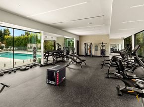 505 S Barrington Avenue 404, Los Angeles CA 90049