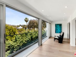 17337 Tramonto Drive 105, Pacific Palisades CA 90272