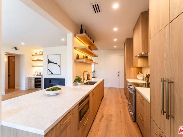 2324 S Beverly Glen Blvd 206, Los Angeles CA 90064