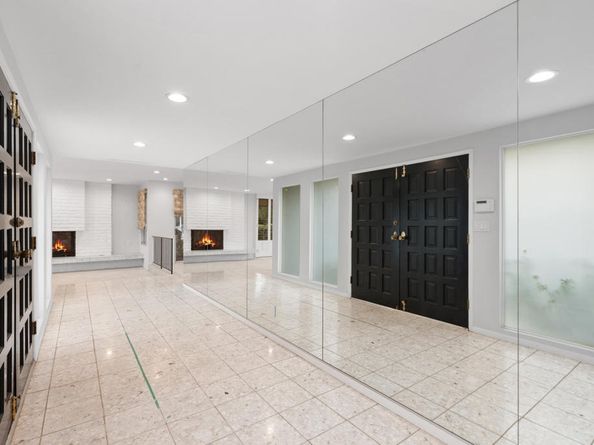 16445 Garvin Drive, Encino CA 91436