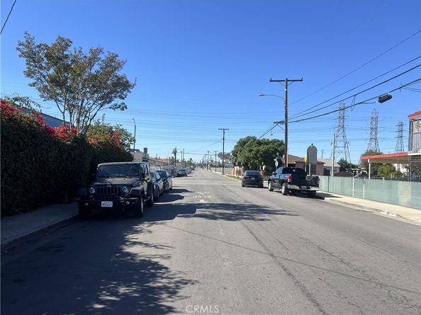 678 Saybrook, Los Angeles CA 90022