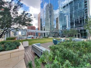 877 Francisco 1720, Los Angeles CA 90017