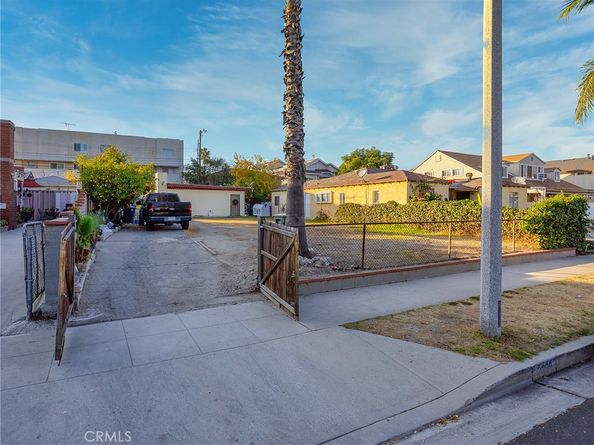 2309 N Niagara Street, Burbank CA 91504