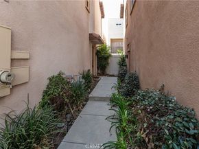 6840 De Celis Place 32, Van Nuys CA 91406