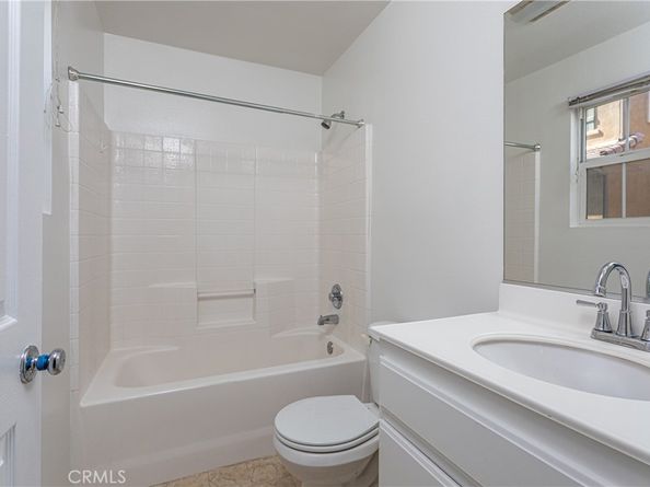 6840 De Celis Place 32, Van Nuys CA 91406
