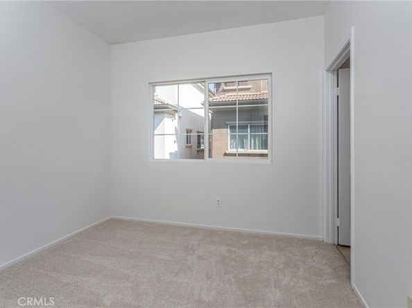 6840 De Celis Place 32, Van Nuys CA 91406