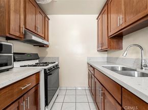 10208 S San Pedro Street, Los Angeles CA 90003