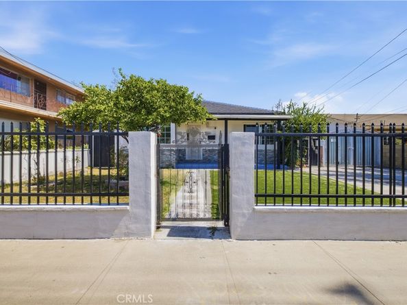 4017 Santa Ana, Huntington Park CA 90255