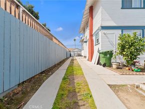 1665 Arlington, Los Angeles CA 90019