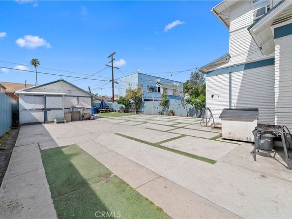 1665 Arlington, Los Angeles CA 90019