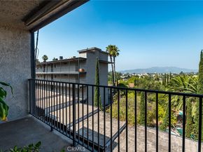 1517 E Garfield Avenue 50, Glendale CA 91205