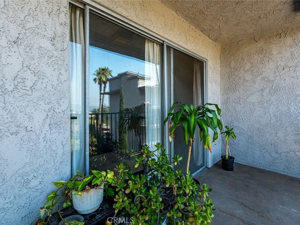 1517 E Garfield Avenue 50, Glendale CA 91205