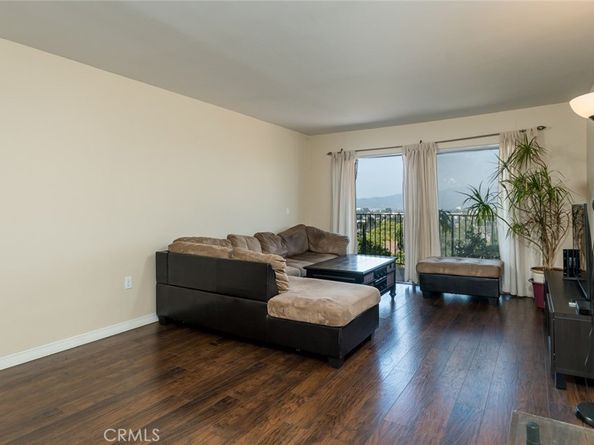 1517 E Garfield Avenue 50, Glendale CA 91205