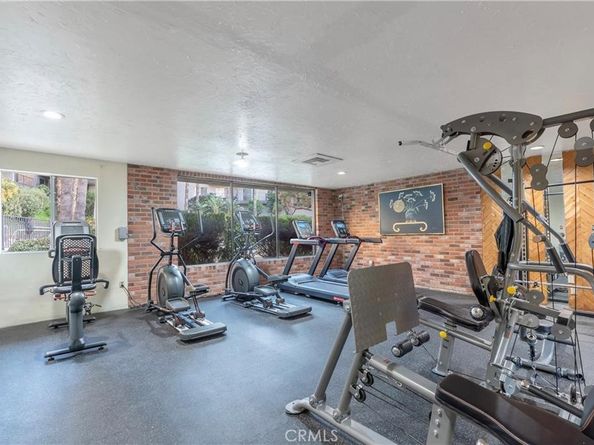 1517 E Garfield Avenue 50, Glendale CA 91205