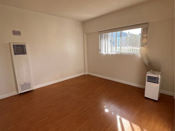 1548 N Alexandria Avenue, Los Angeles CA 90027