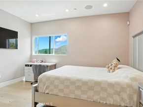 2806 Manhattan, Glendale CA 91214
