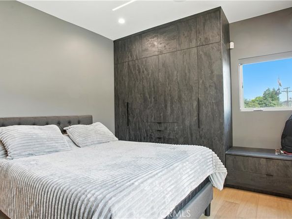 2806 Manhattan, Glendale CA 91214