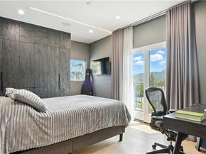 2806 Manhattan, Glendale CA 91214